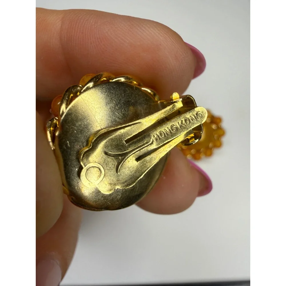 Vintage Hong Kong Orange Marbled Resin Bead Gold Tone Clip On Earrings 1 Inch